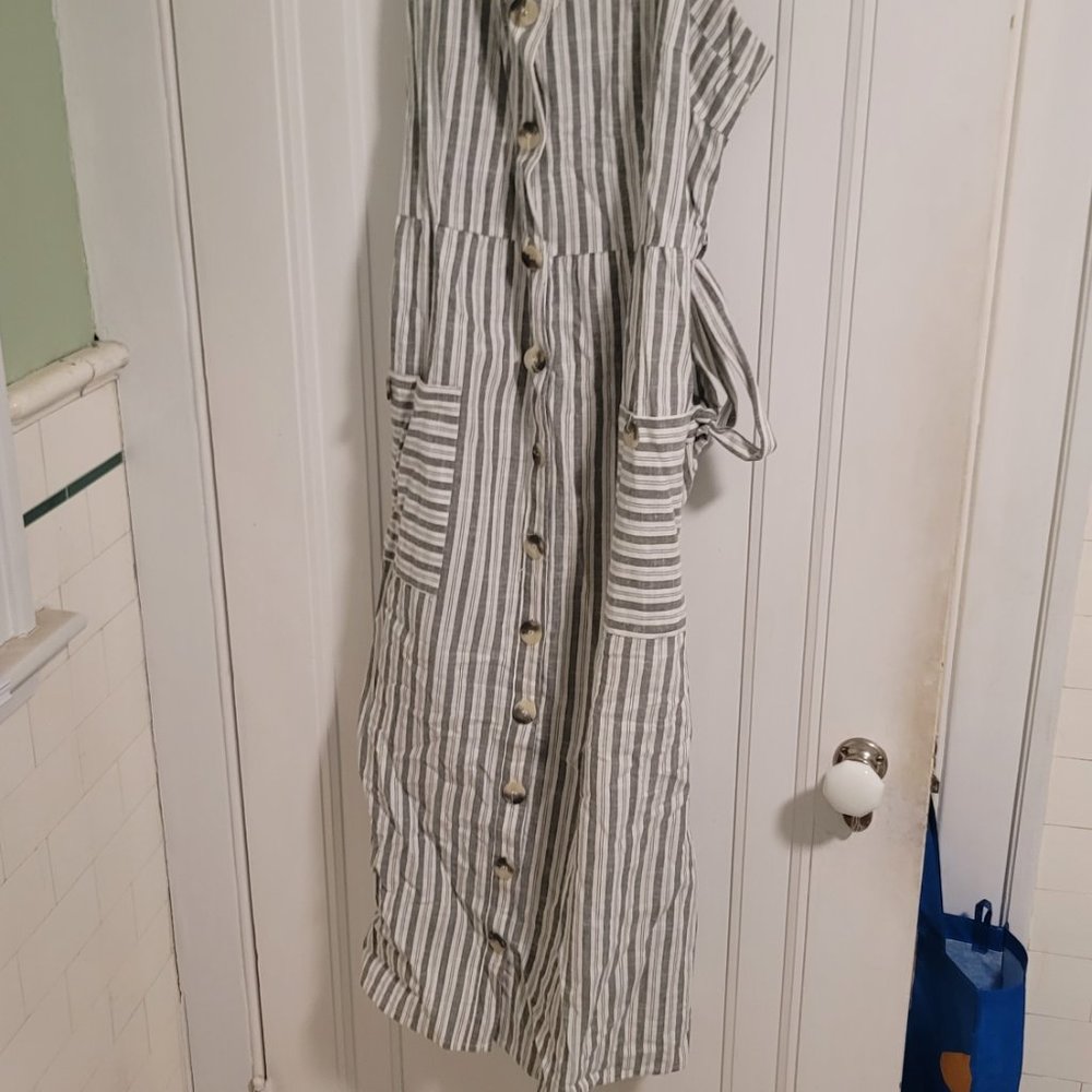 Dress - Picture 2 of 2